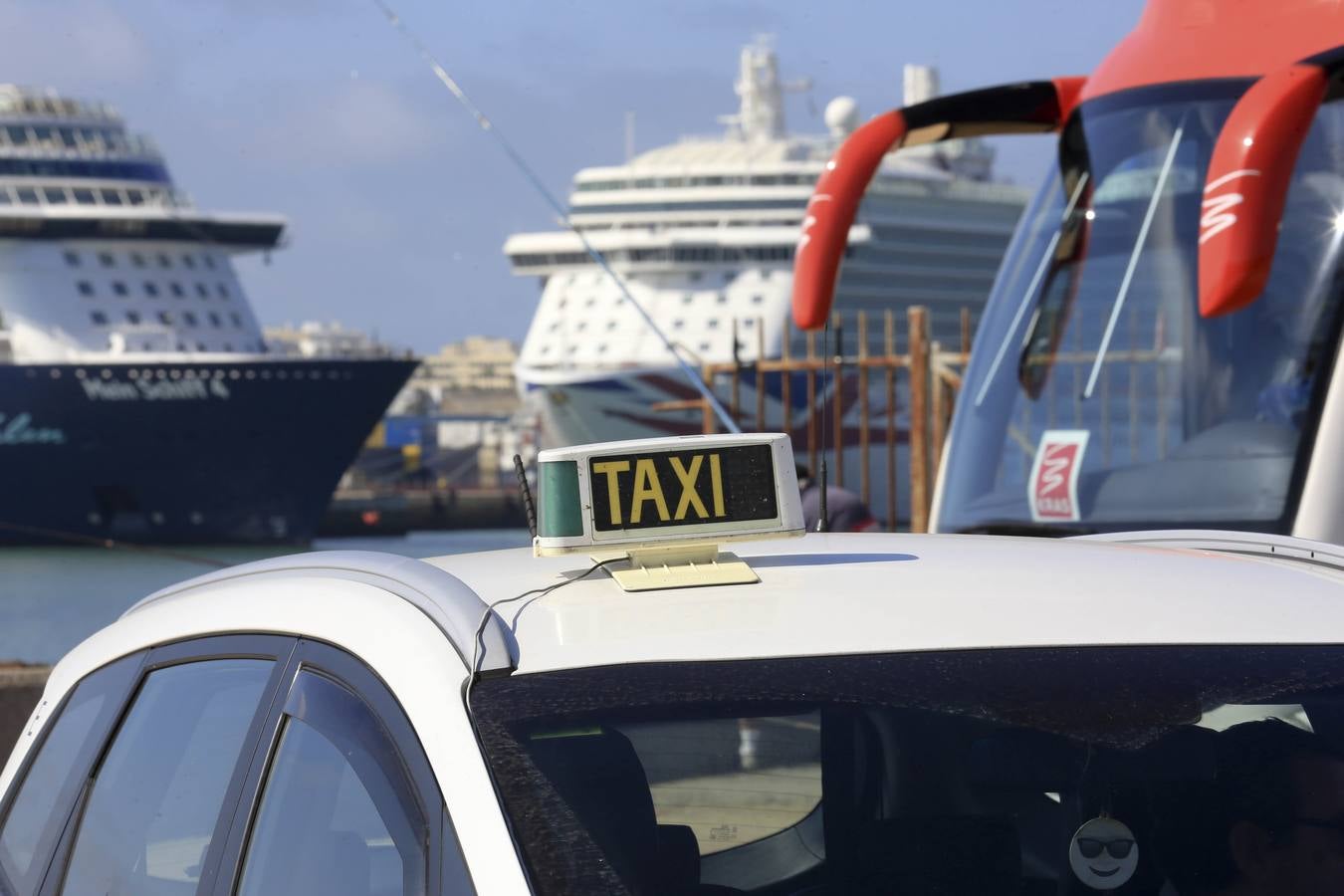 Un puerto de récord: 17.000 cruceristas por Cádiz y un millón de euros de impacto